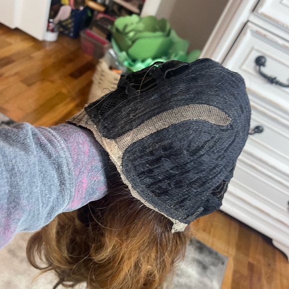 Wig - Picture 5 of 7